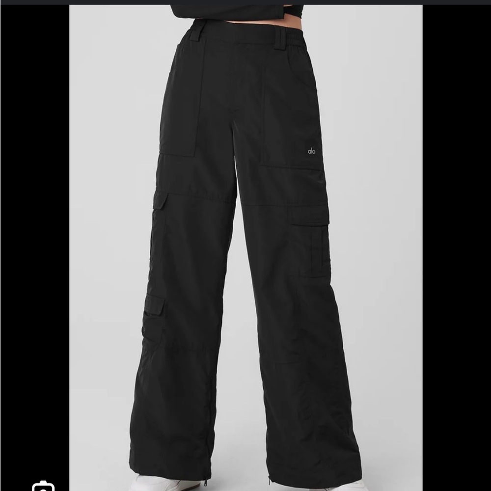 Alo size small black high waisted ski trousers in black. No flaws! OPEN to Offer